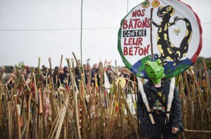 5010575_6_515c_inivtes-a-apporter-un-baton-sur-la-zad-de_c16f98bf50fcf8de9b32a3b11023a303